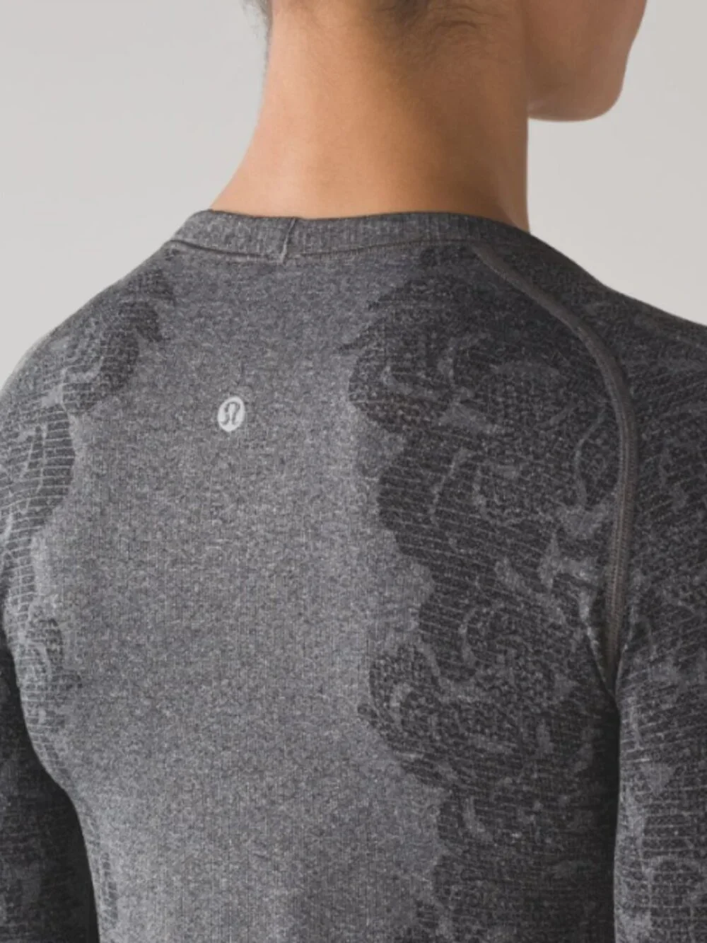 Lululemon Swiftly Tech Long Sleeve Crew Heathered Black Size 8 Sporty Gym Casual